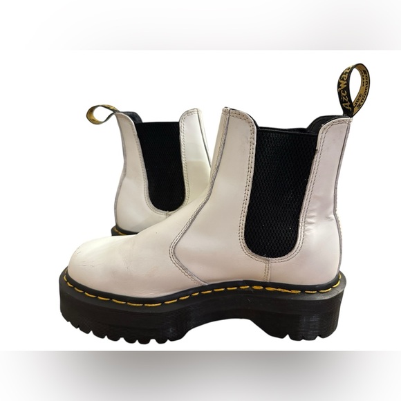 Dr Martens Quad Chelsea Boots Womens US 7 White Leather Chunky Lug Platform 2976 - Picture 8 of 11